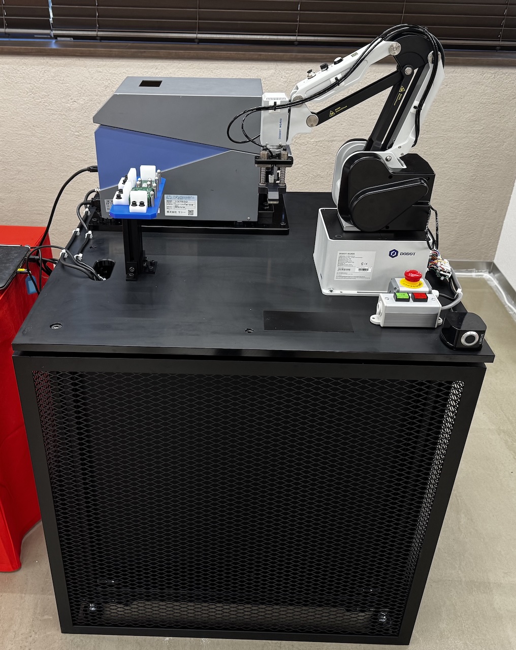 MG400 ラベル貼りデモ